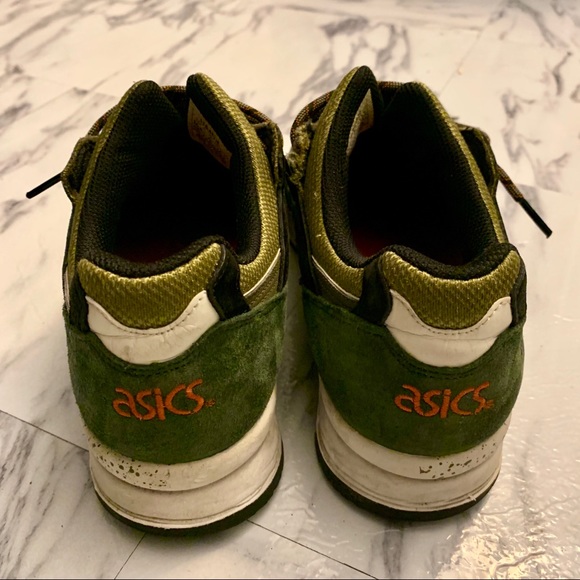 ASICS - Picture 2 of 3